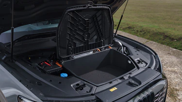 Audi Q8 e-tron - front storage
