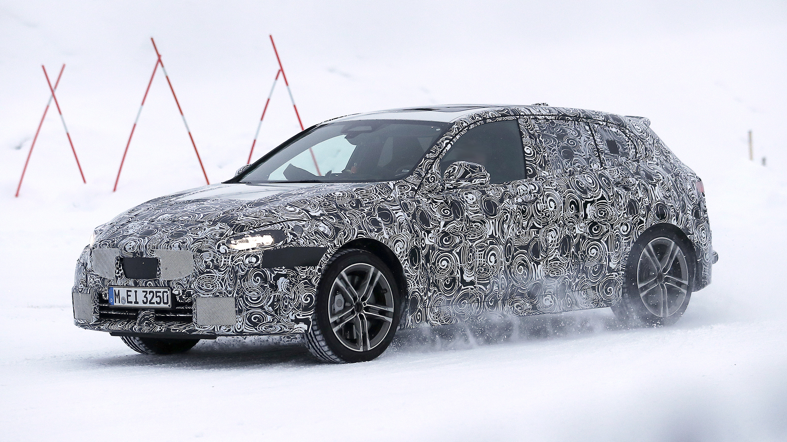 BMW 1 Series facelift - spyshot 2