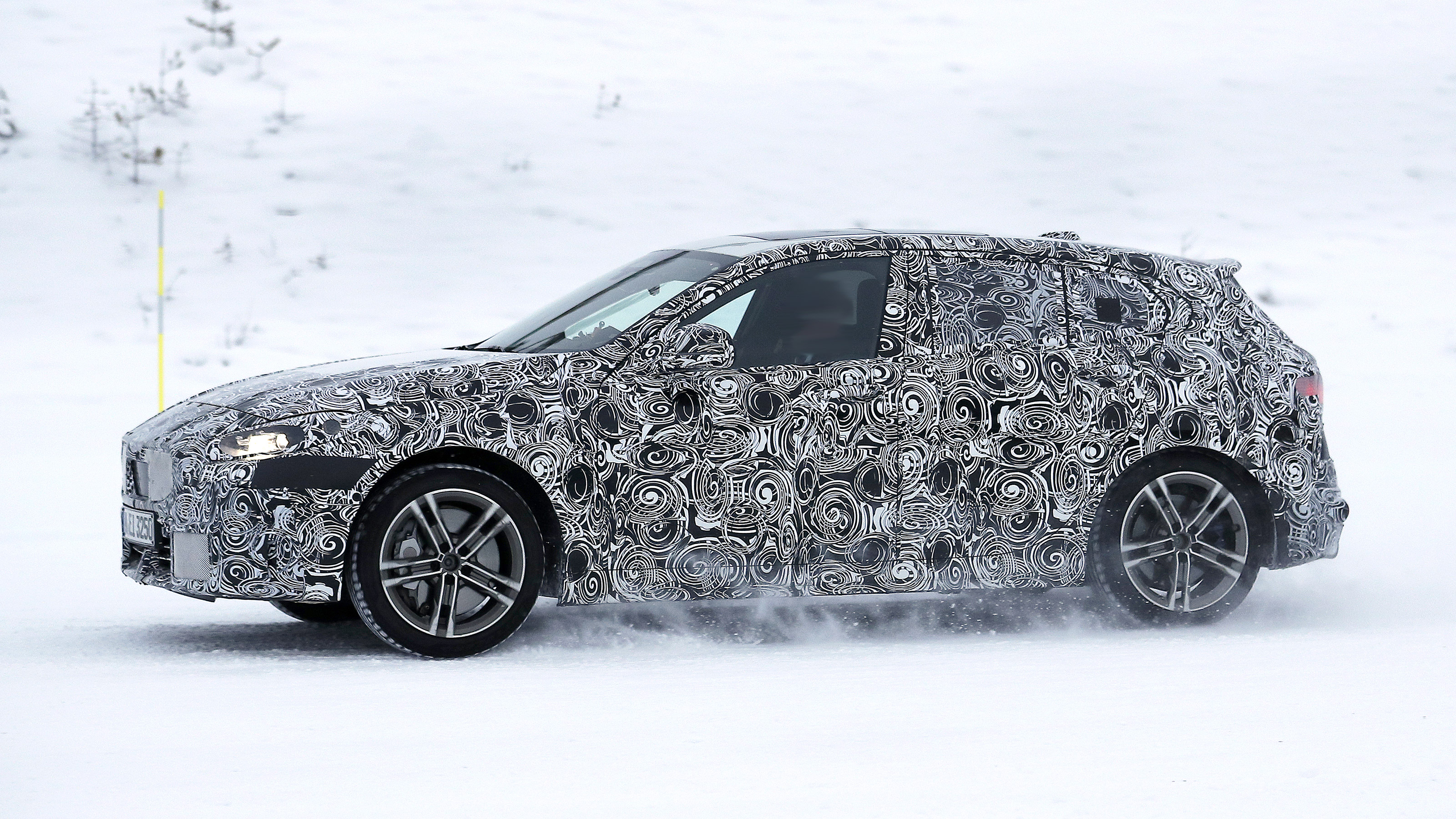 BMW 1 Series facelift - spyshot 3