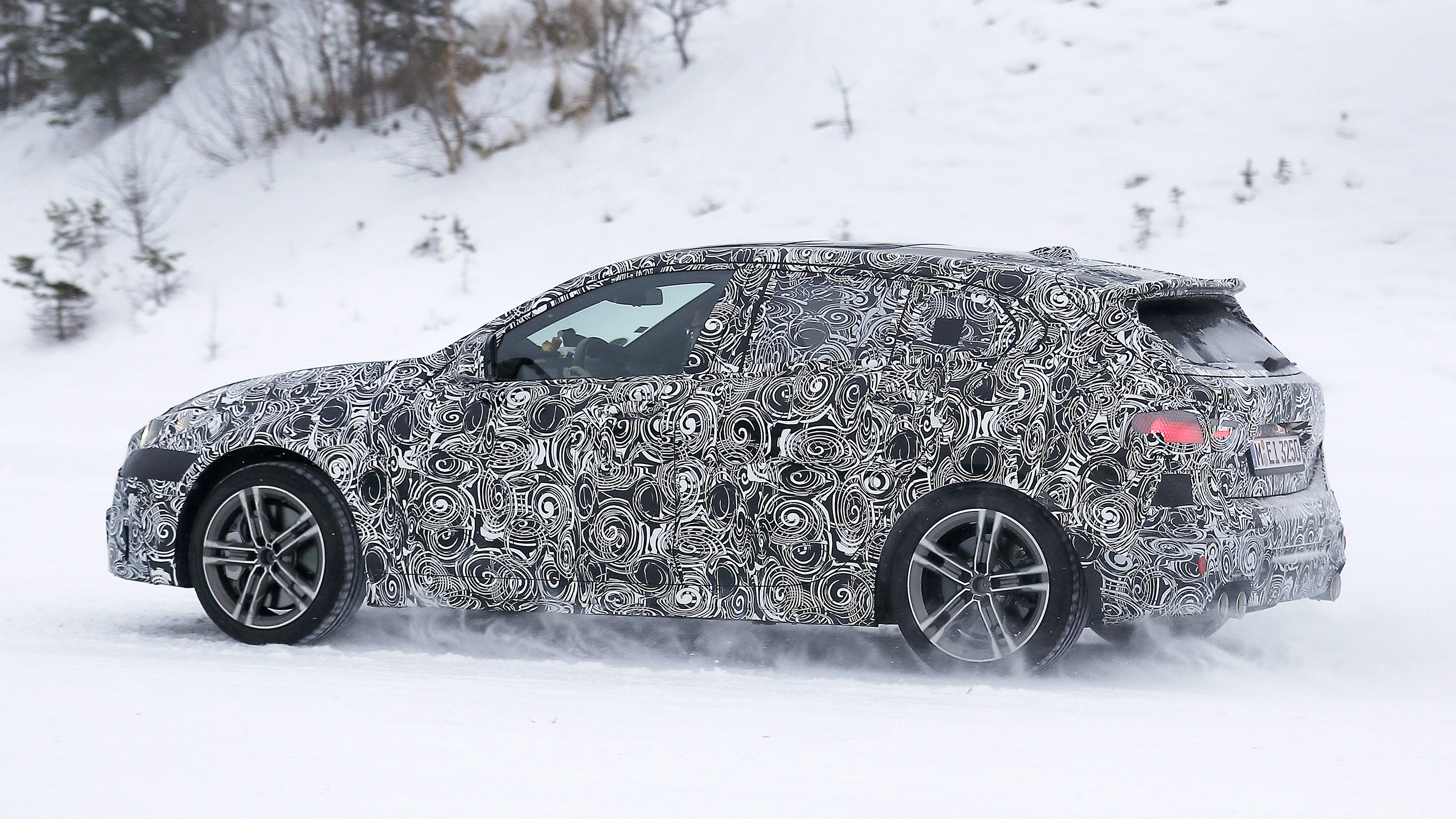 BMW 1 Series facelift - spyshot 4