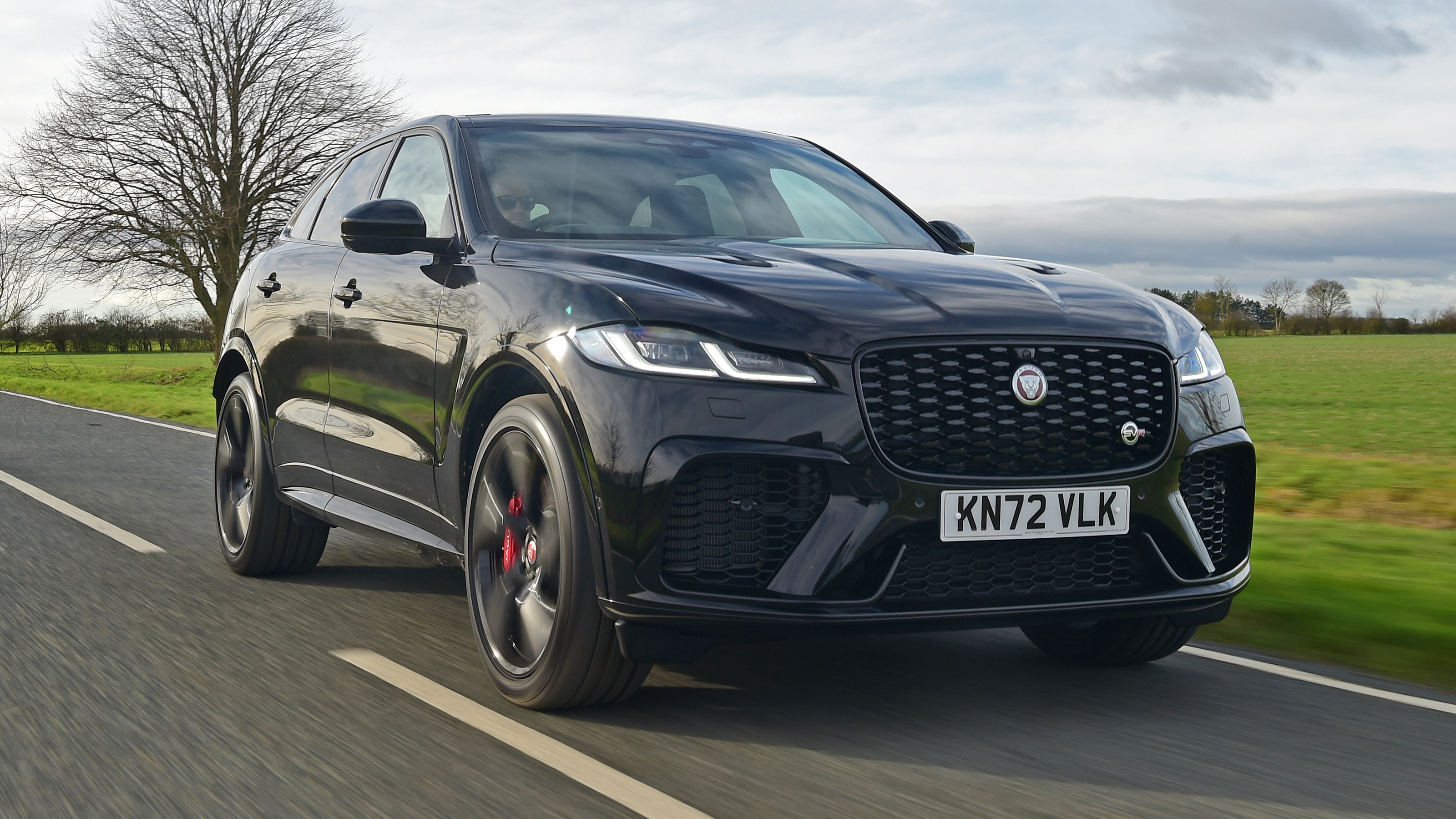 Jaguar F-Pace SVR - front tracking