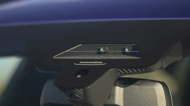 BMW X7 M60i xDrive - front cameras and sensors