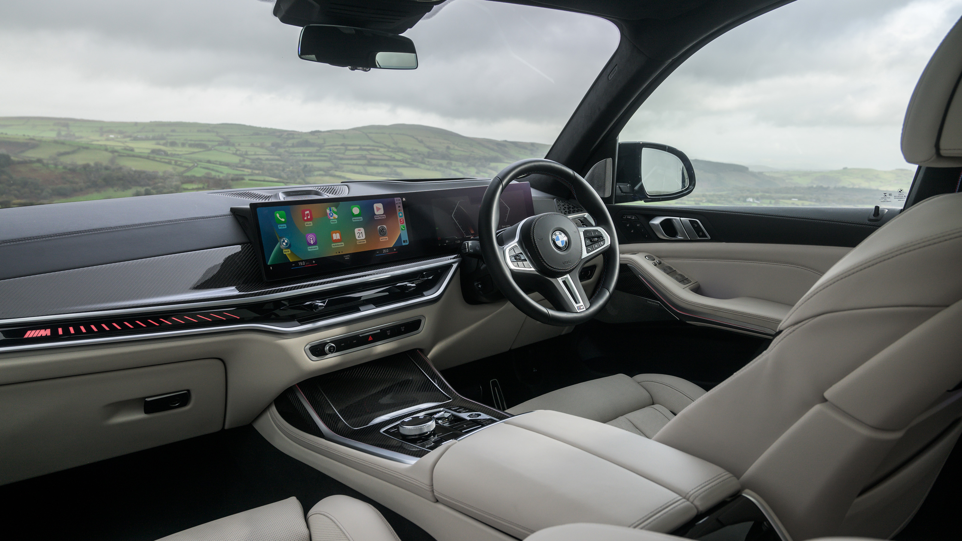 BMW X7 M60i xDrive - interior