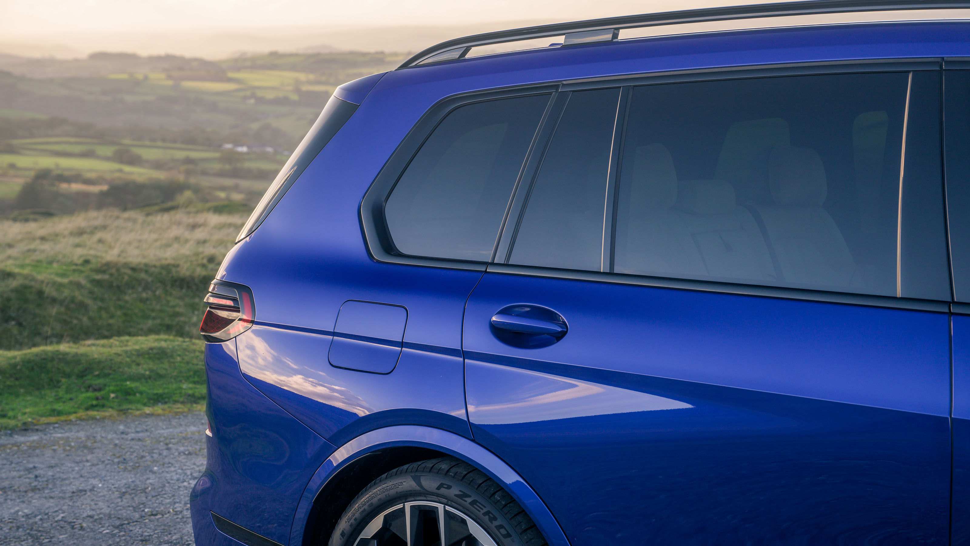 BMW X7 M60i xDrive - rear