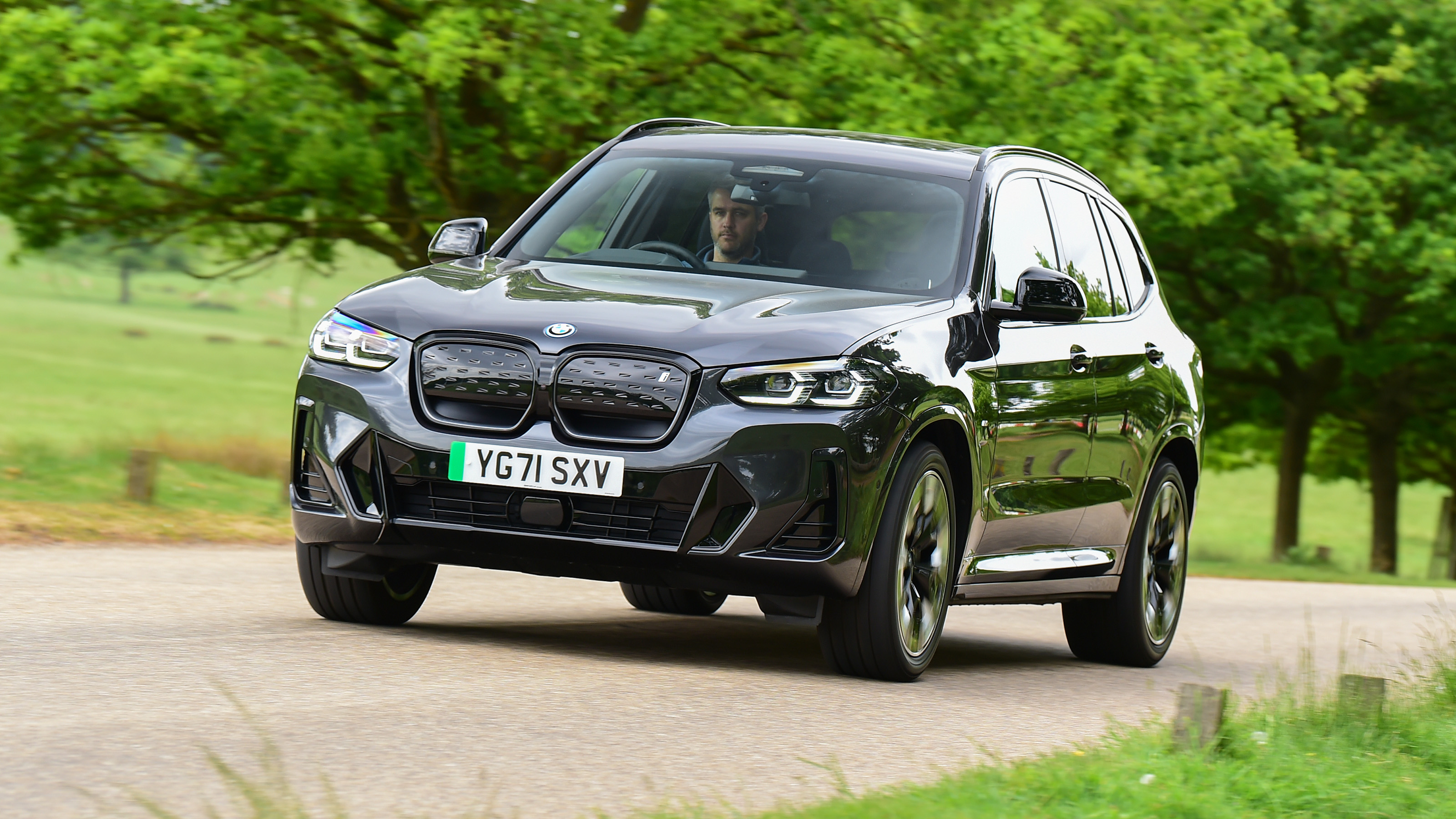BMW iX3 M Sport Pro - front cornering