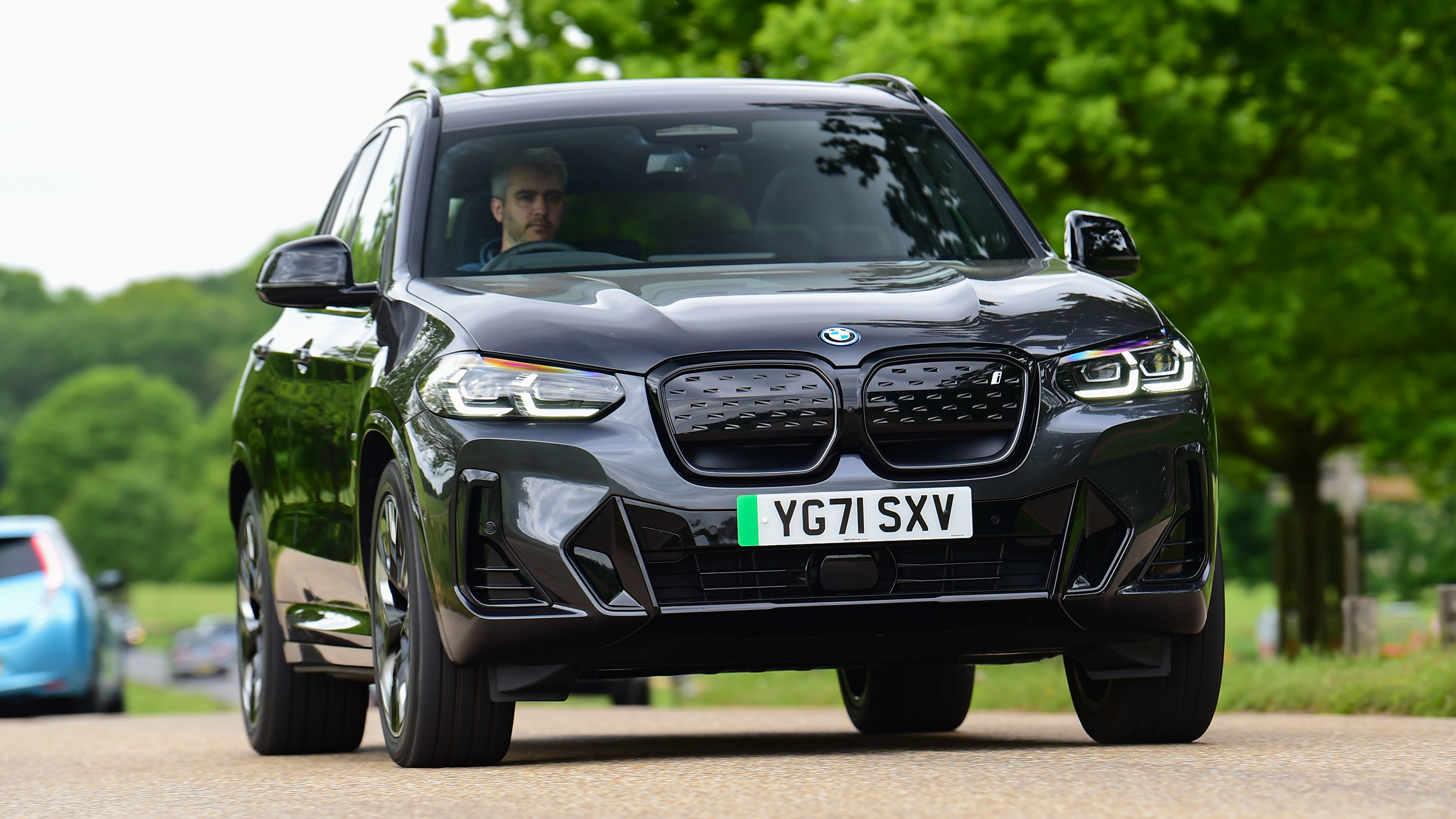 BMW iX3 M Sport Pro - front tracking