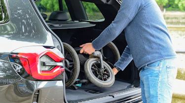 BMW iX3 M Sport Pro - boot feat. buggy