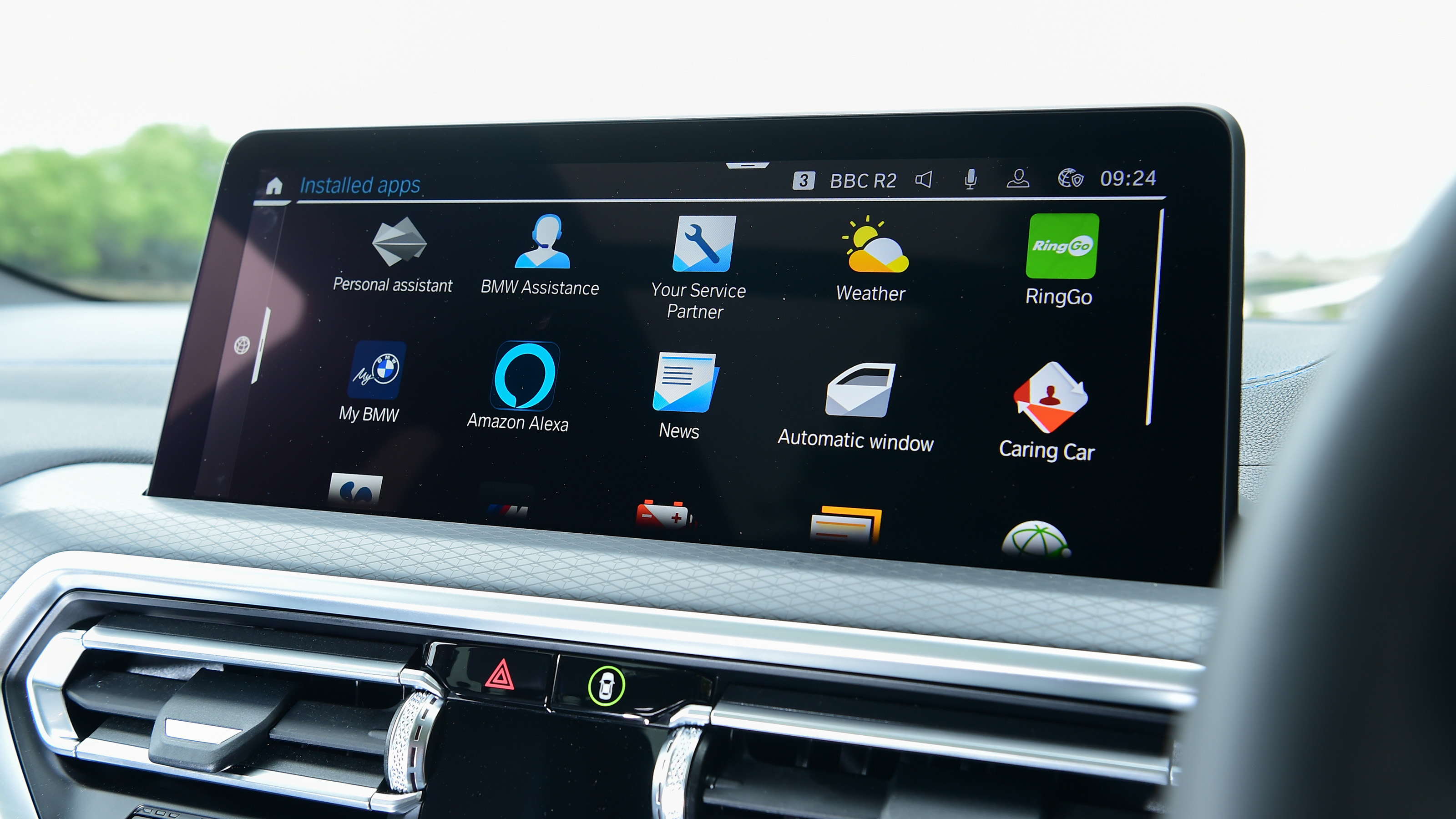 BMW iX3 M Sport Pro - touchscreen