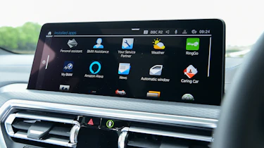 BMW iX3 M Sport Pro - touchscreen