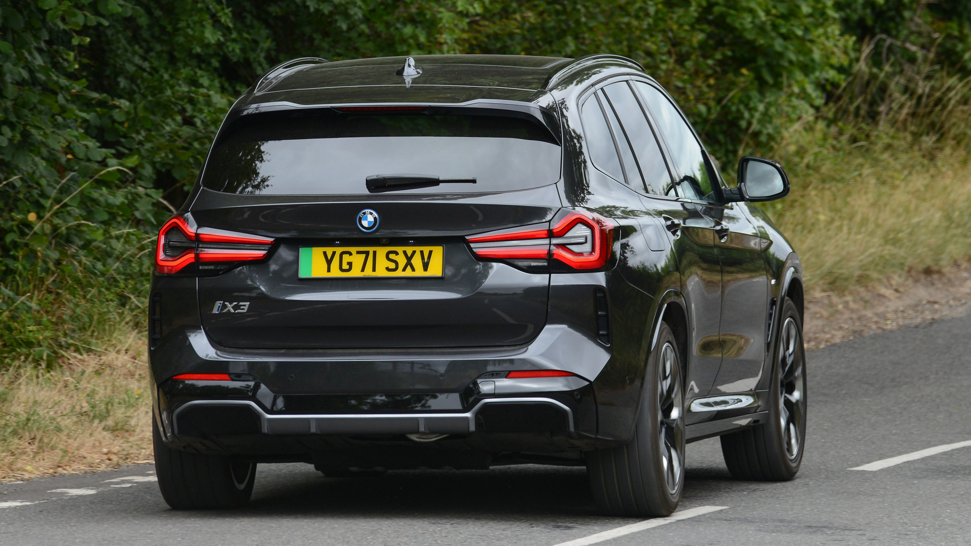 BMW iX3 M Sport Pro - rear cornering