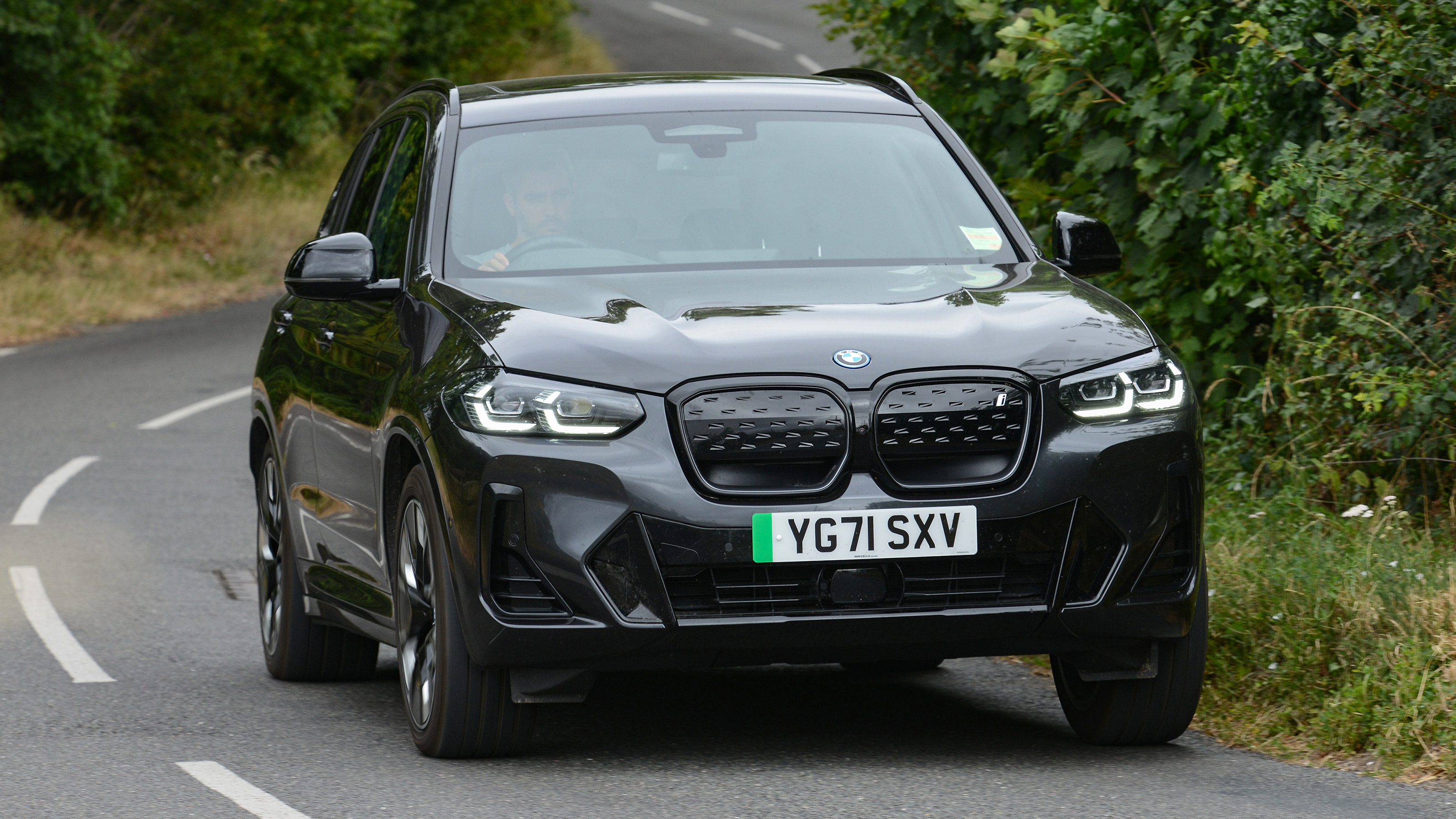 BMW iX3 M Sport Pro - front cornering