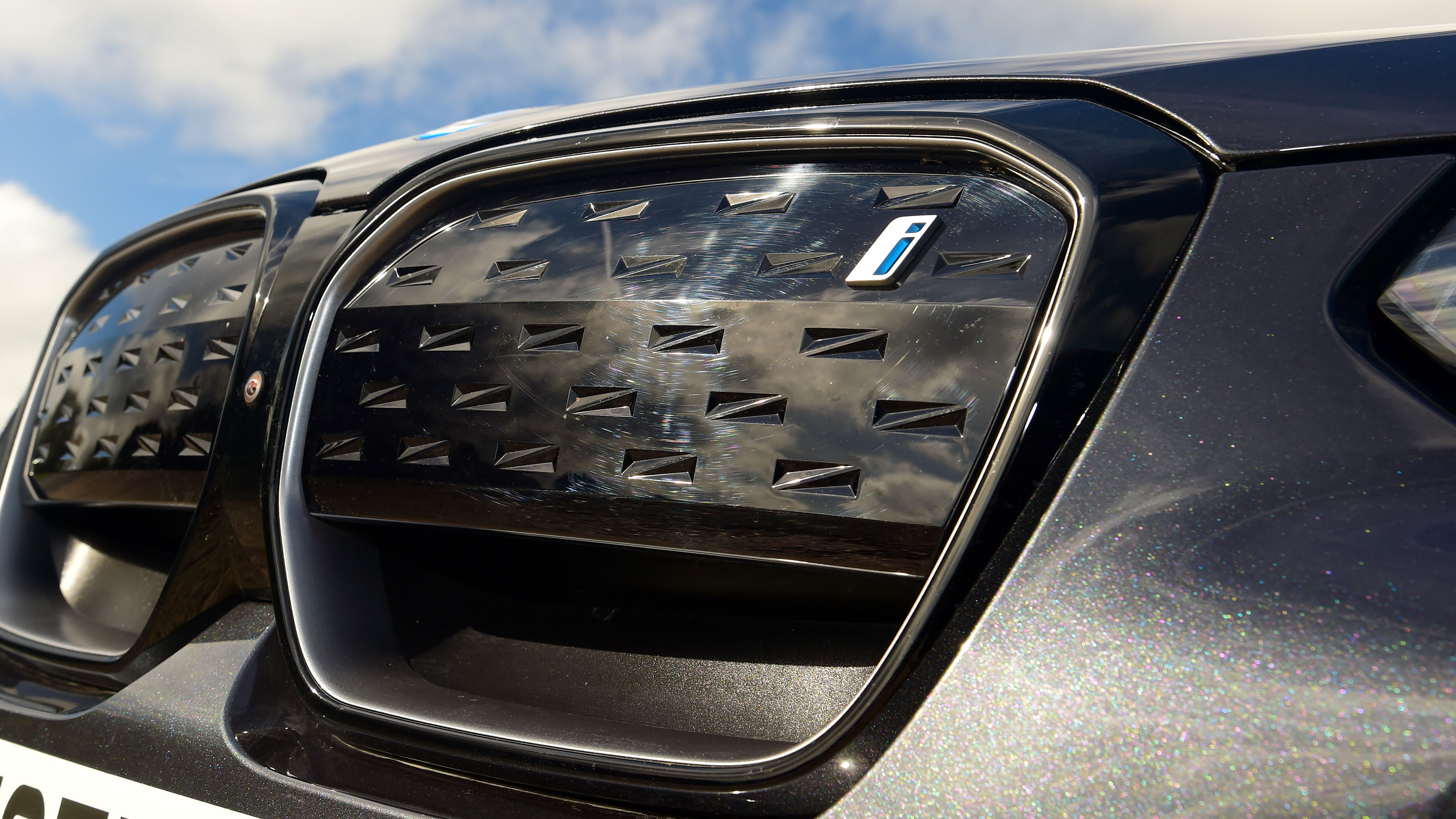 BMW iX3 M Sport Pro - i badge