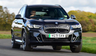 BMW iX3 M Sport Pro - front cornering