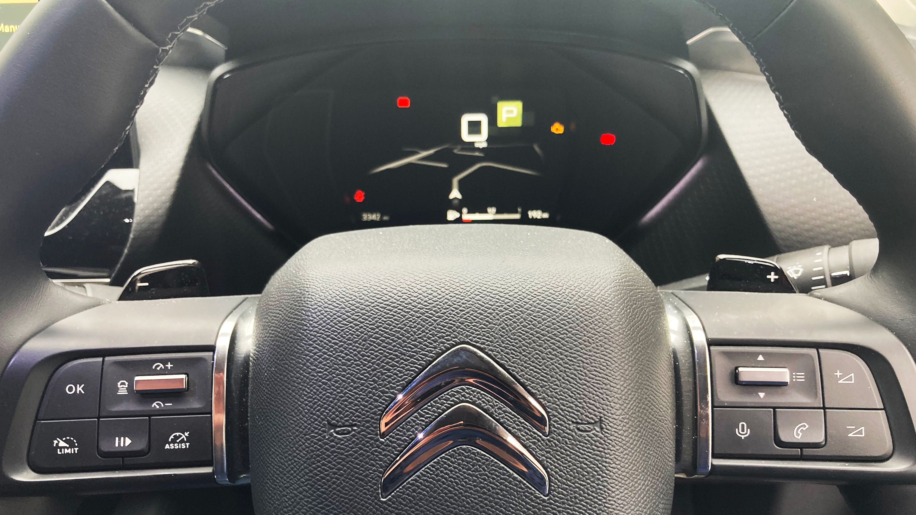 Citroen C5 X Shine long-termer - steering wheel and dashboard