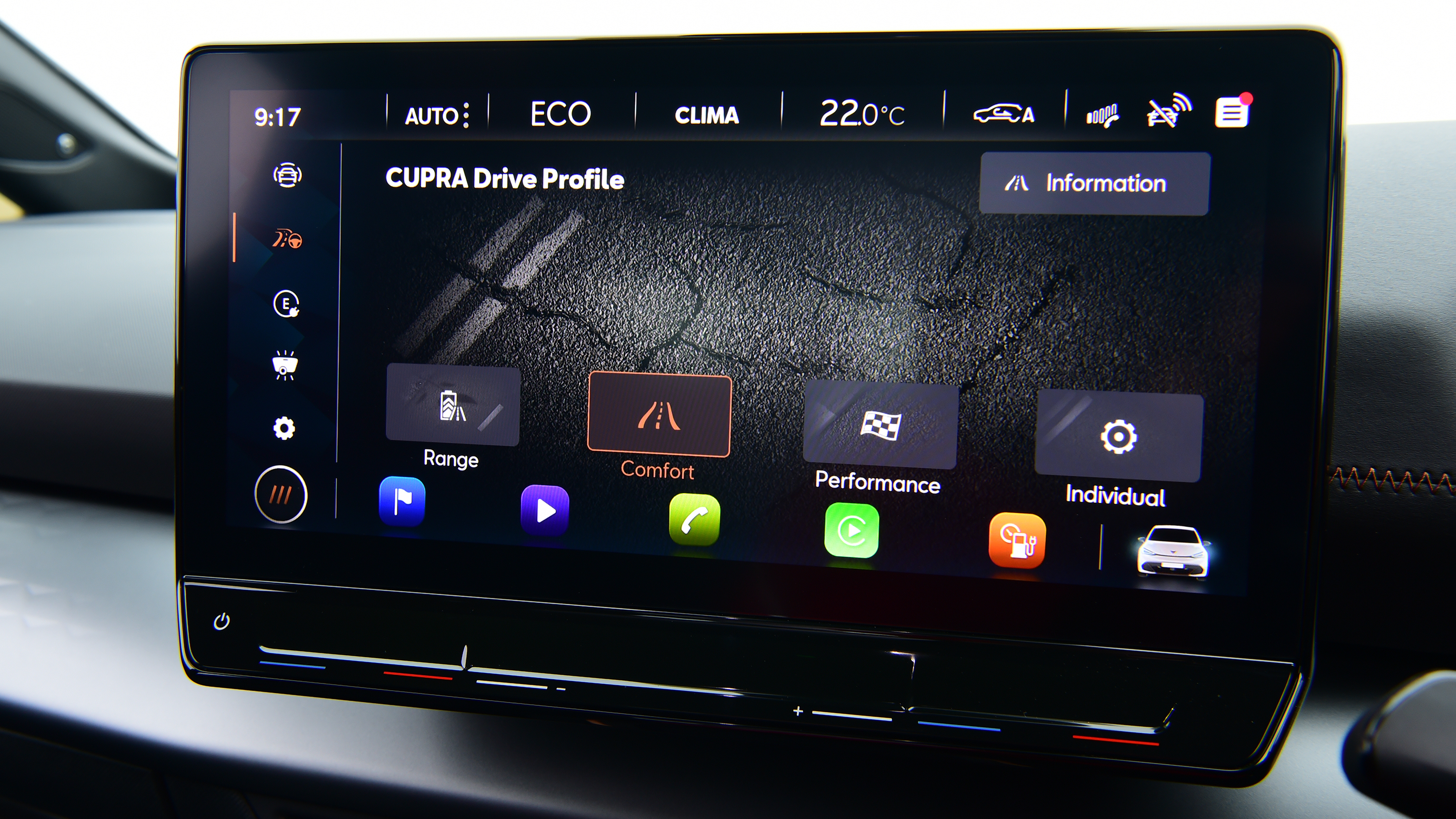 Cupra Born V1 - infotainment screen (drive profile menu)