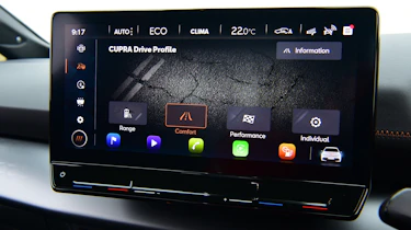 Cupra Born V1 - infotainment screen (drive profile menu)