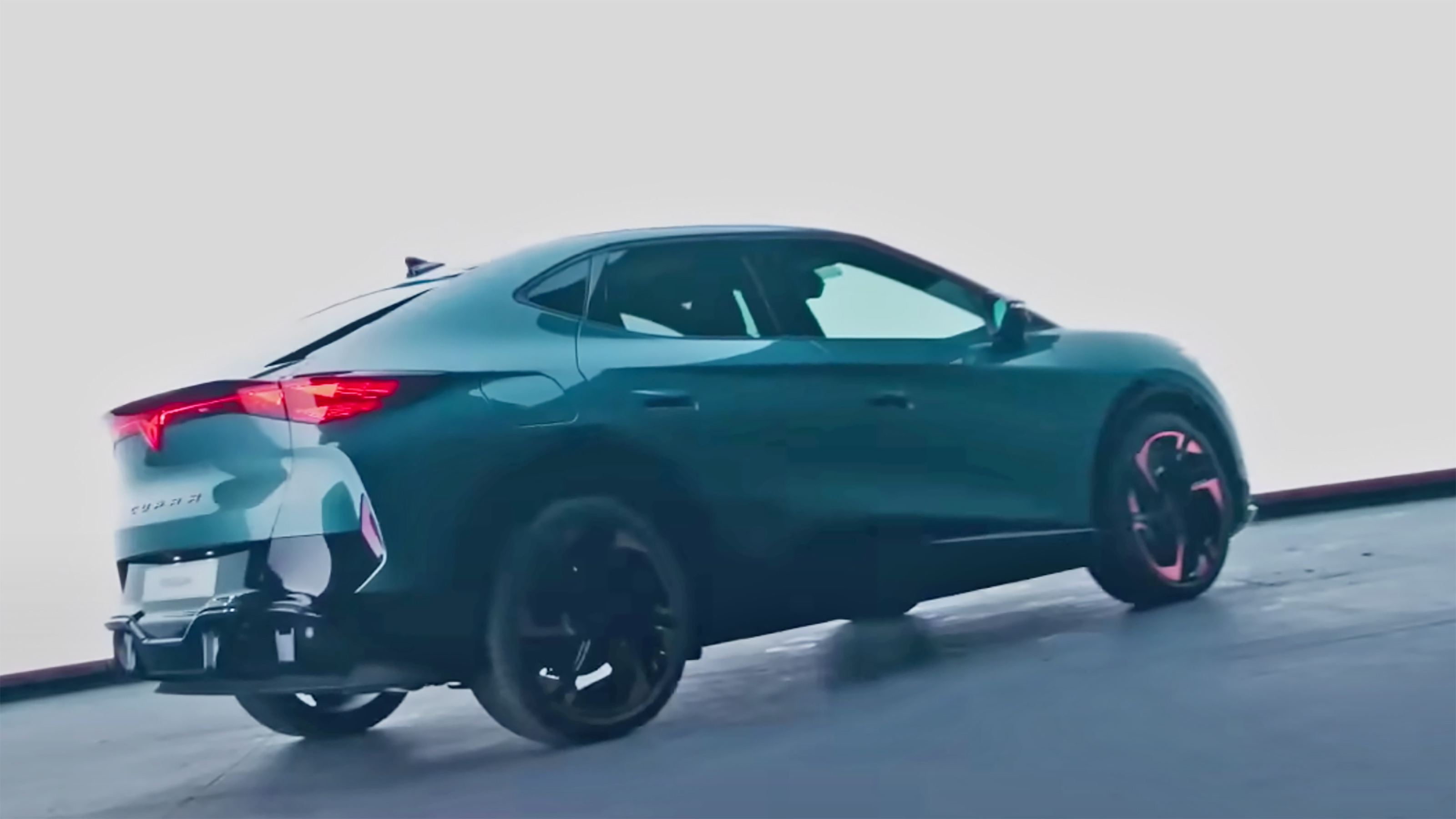 Tavascan rear