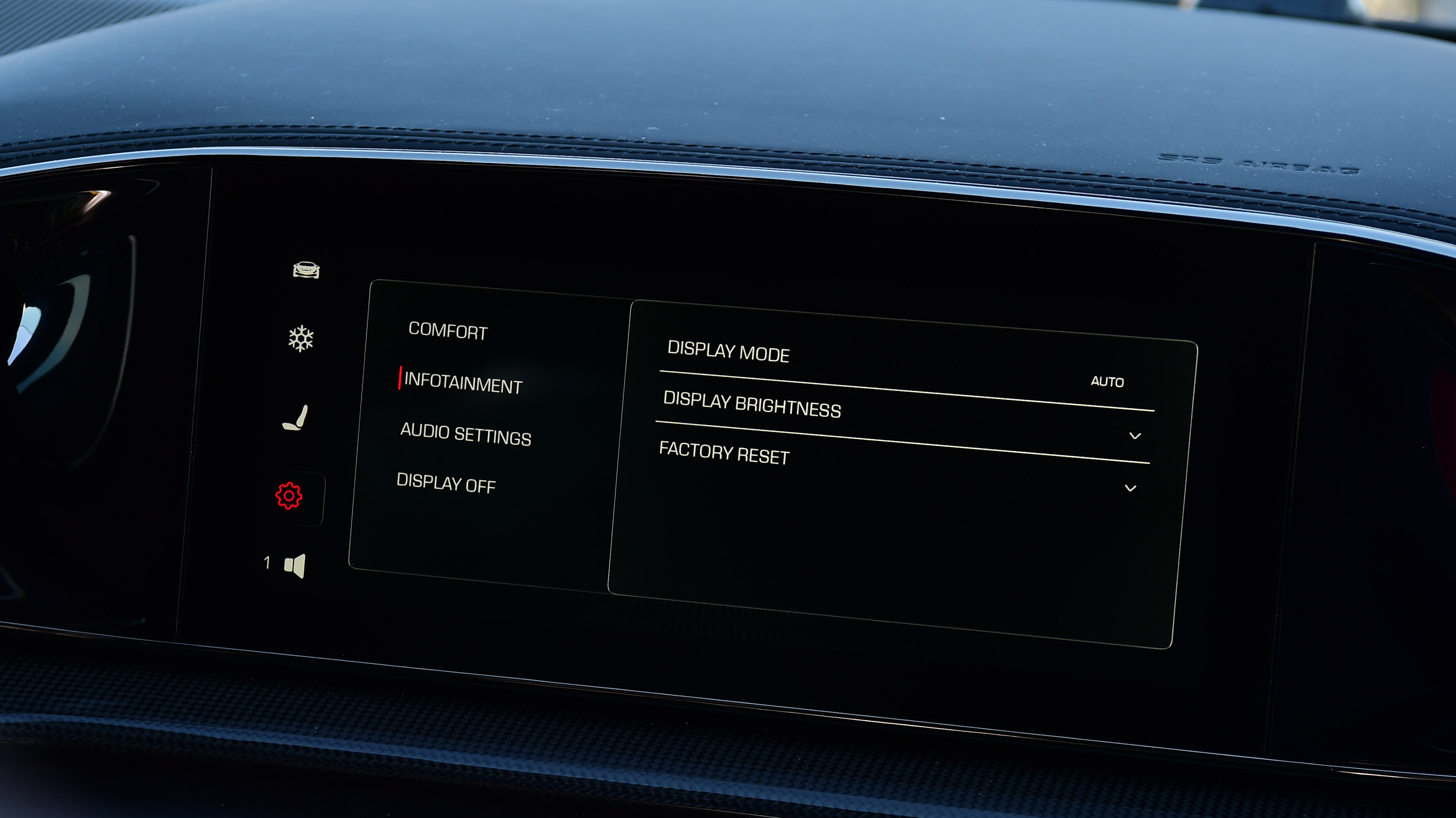 Ferrari Purosangue - screen