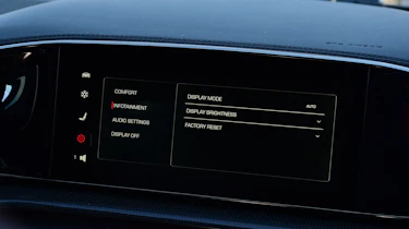 Ferrari Purosangue - screen
