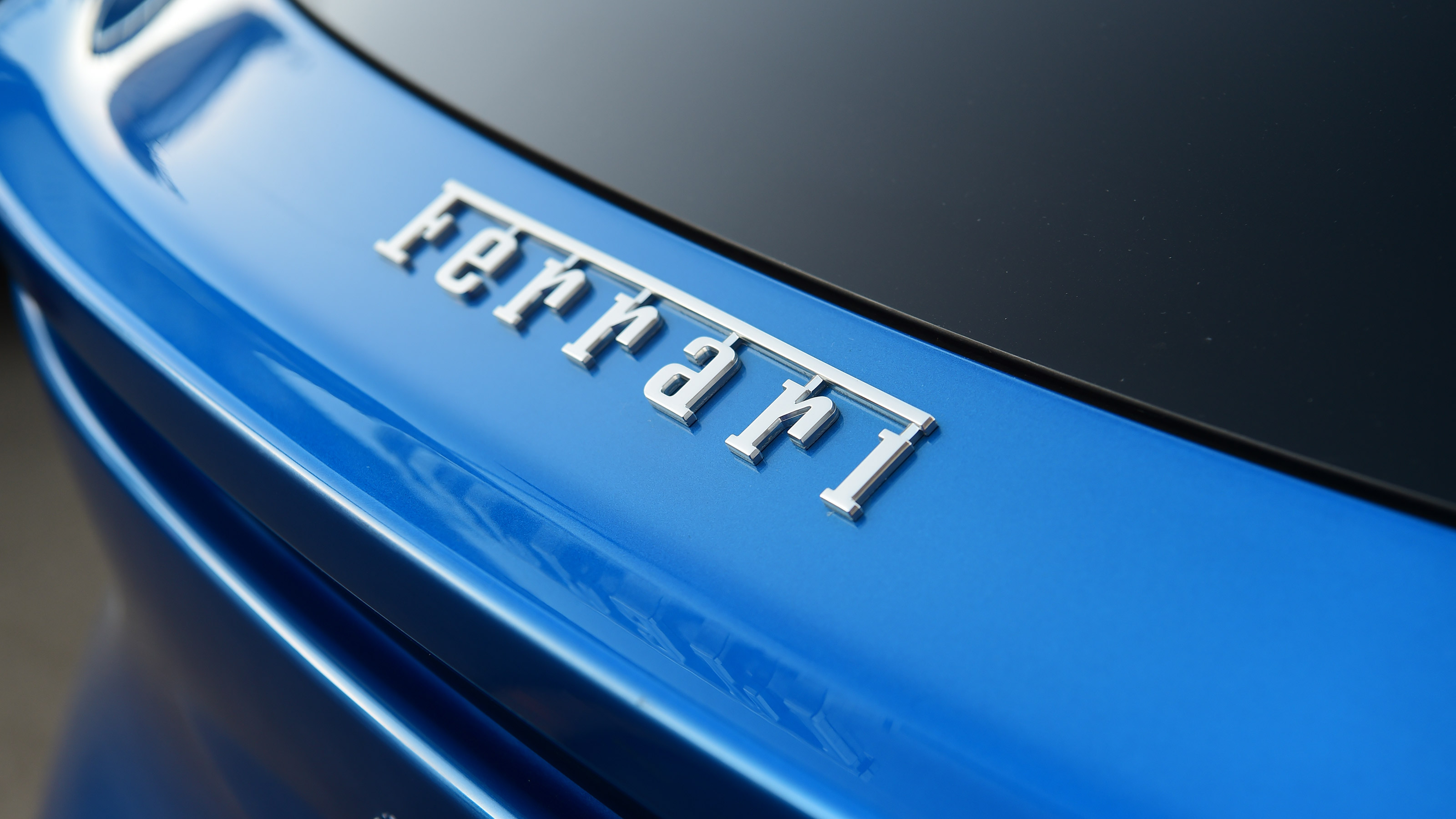 Ferrari Purosangue - rear badge