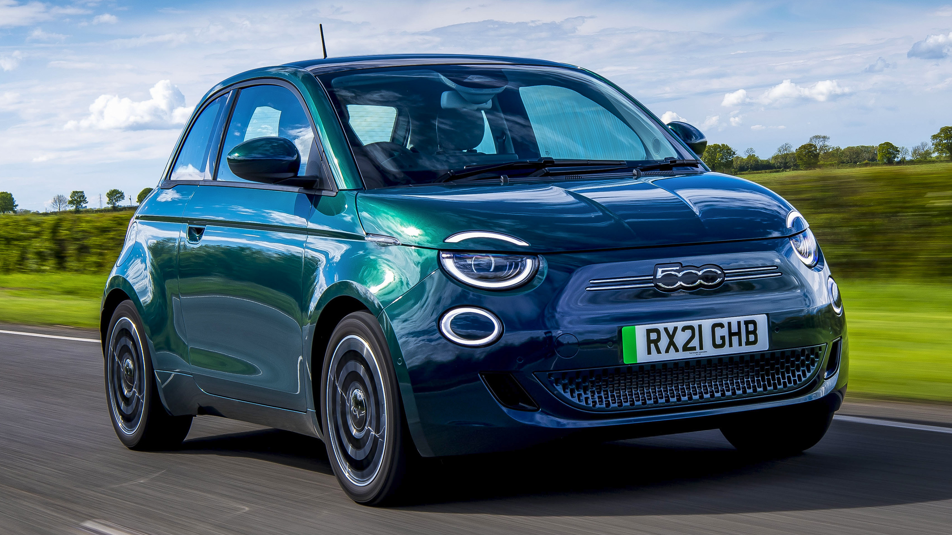 Fiat 500e - front tracking
