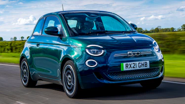 Fiat 500e - front tracking
