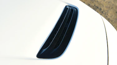 Honda Civic Type R - bonnet scoop