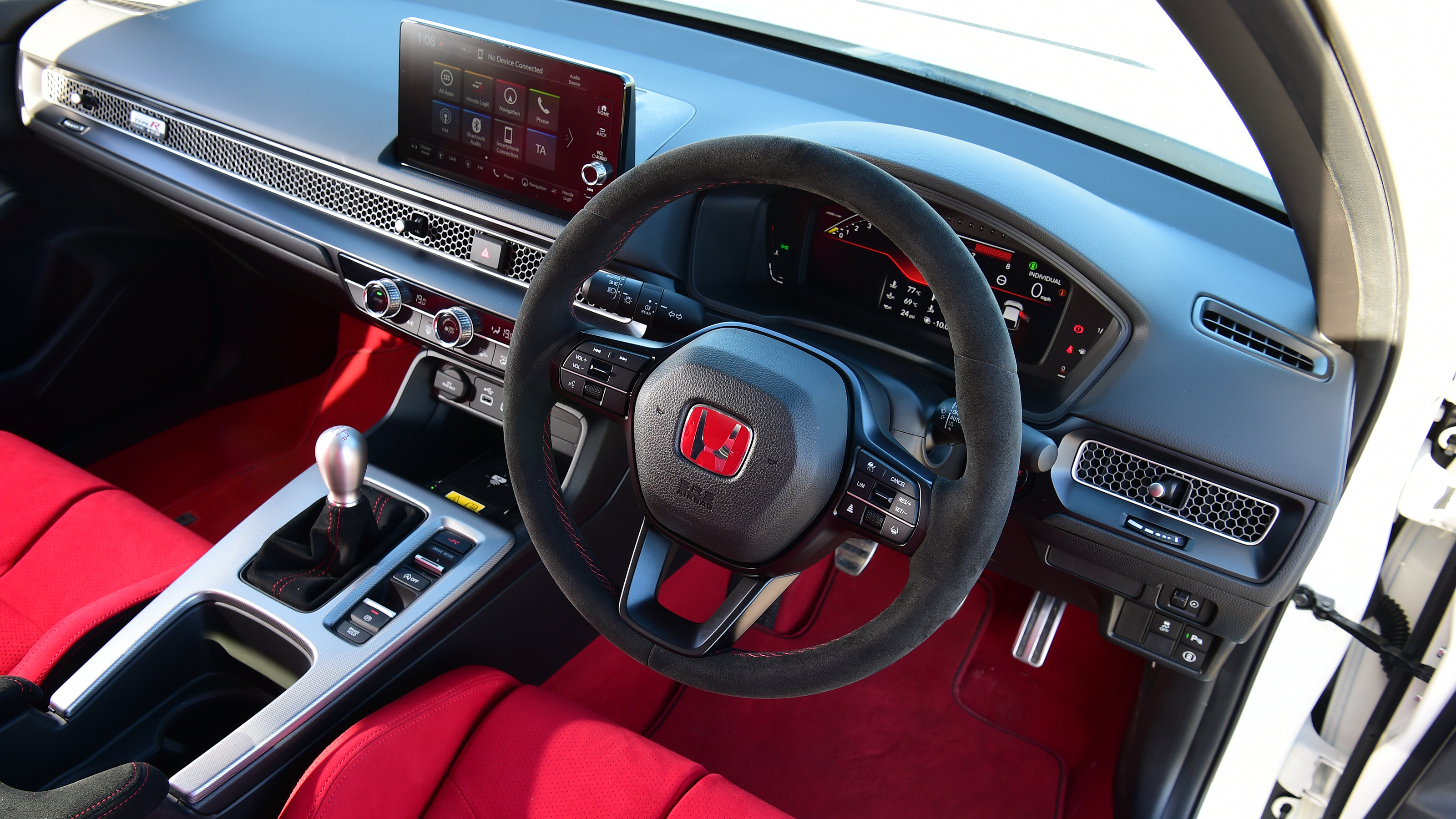 Honda Civic Type R - interior (driver's door view)