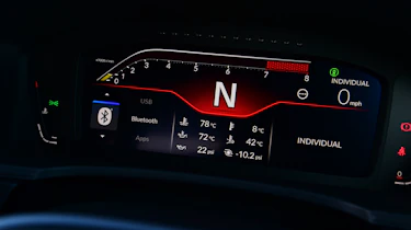 Honda Civic Type R - dashboard screen (red)