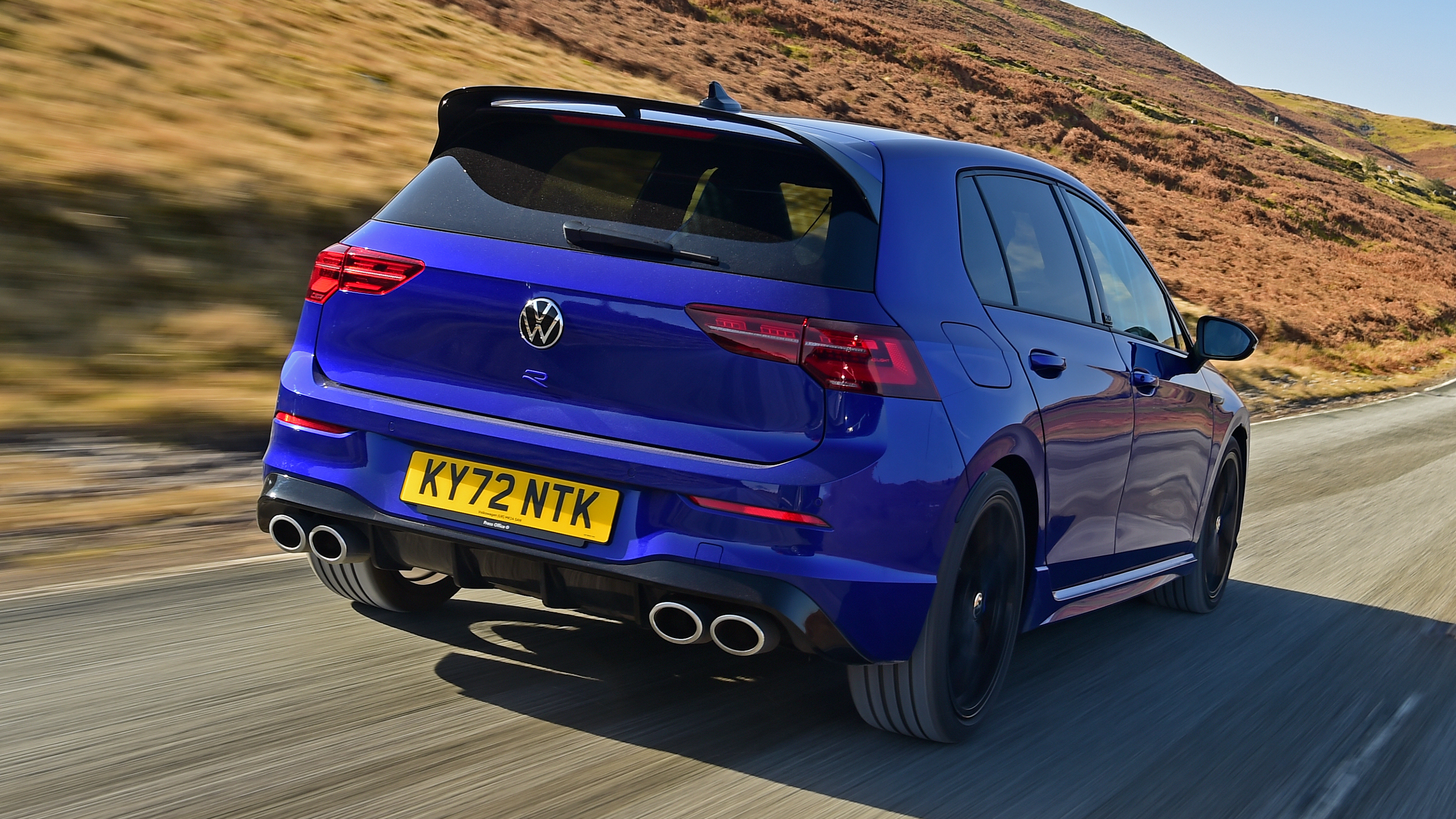 Volkswagen Golf R 20 Years - rear tracking