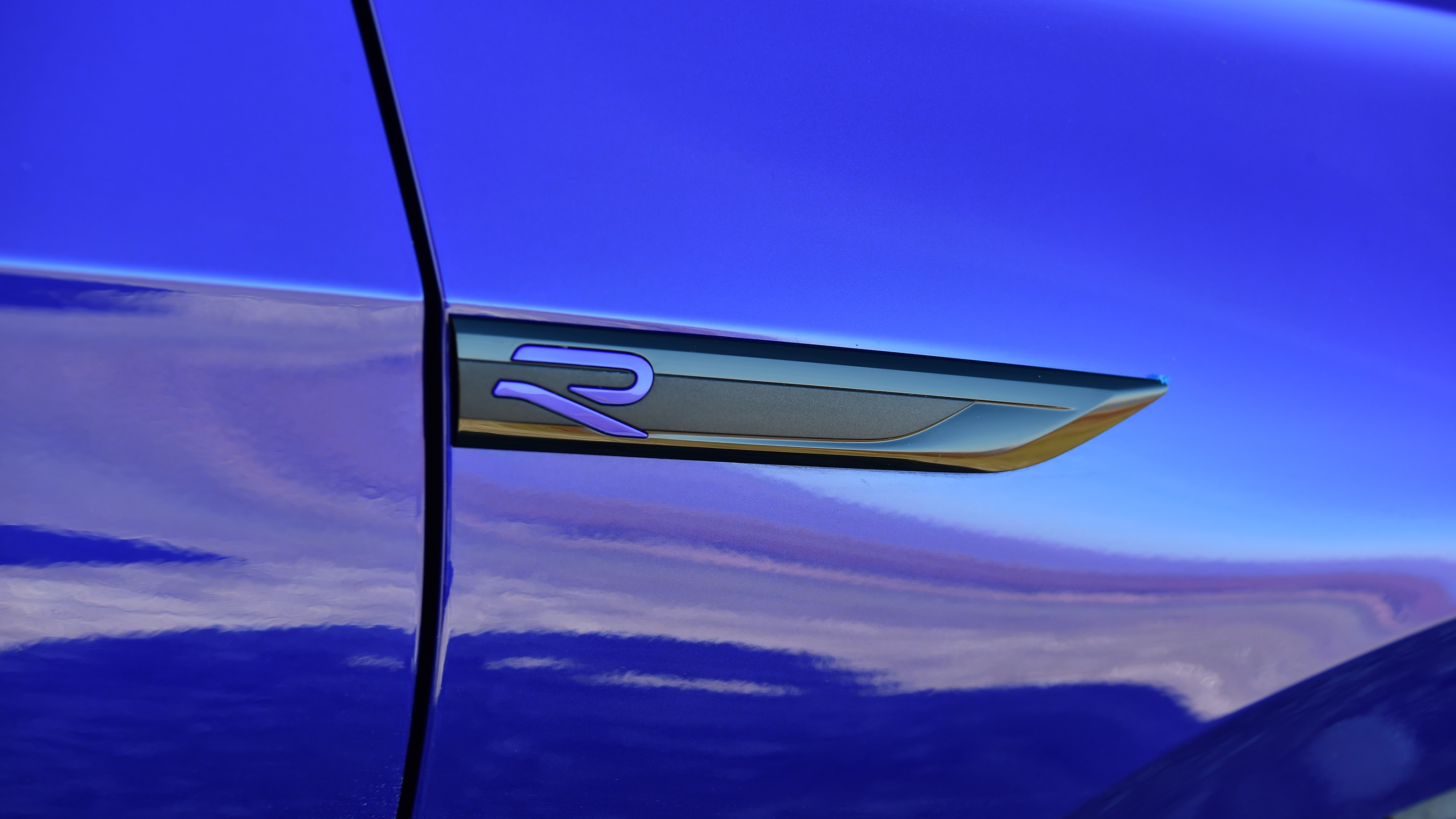 Volkswagen Golf R 20 Years - wing badge