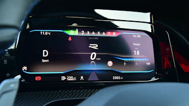 Volkswagen Golf R 20 Years - dashboard screen