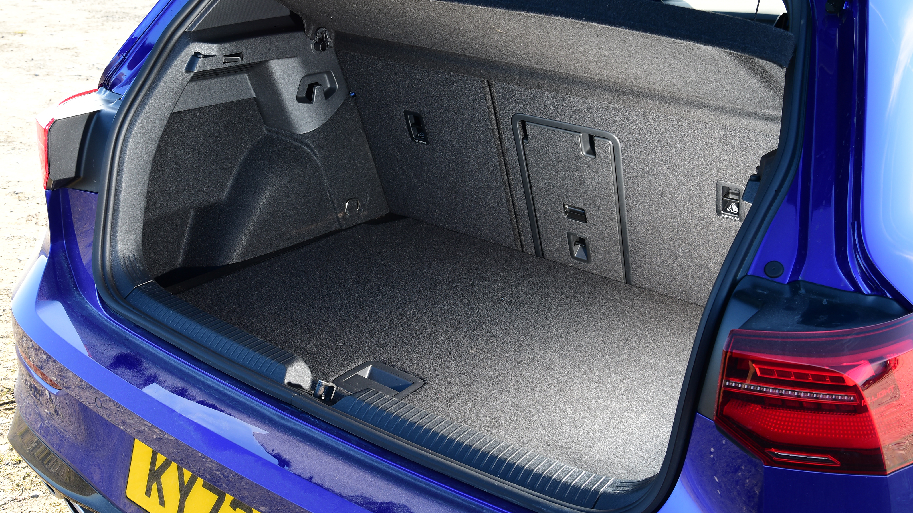 Volkswagen Golf R 20 Years - boot