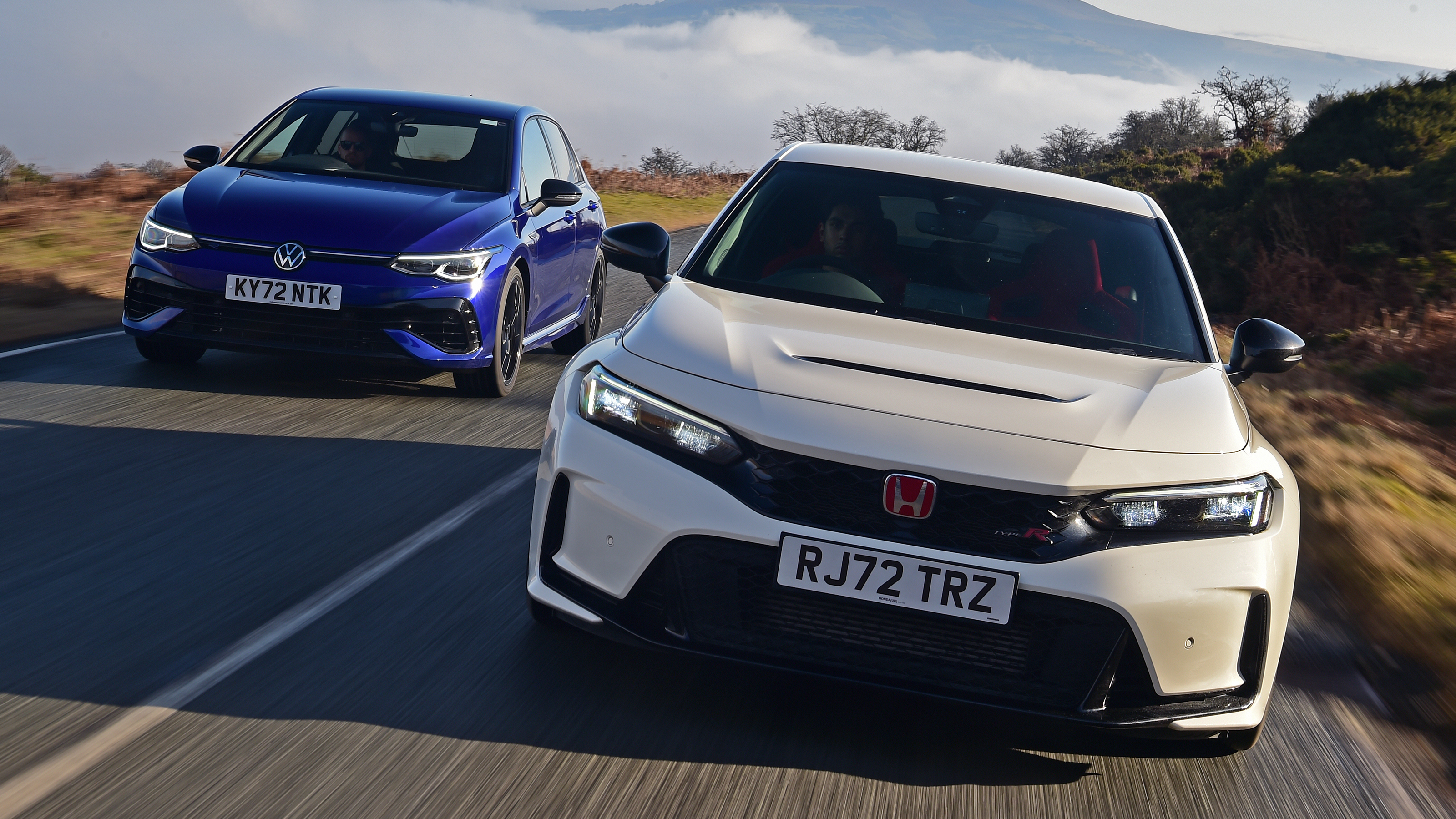 Honda Civic Type R and Volkswagen Golf R 20 Years - front tracking