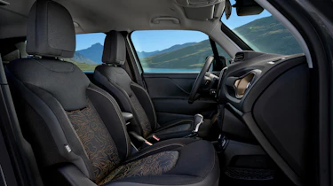 Jeep Renegade Upland - seats