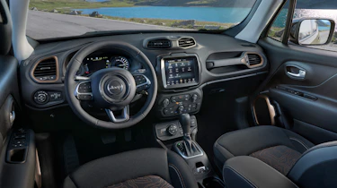 Jeep Renegade Upland - dash