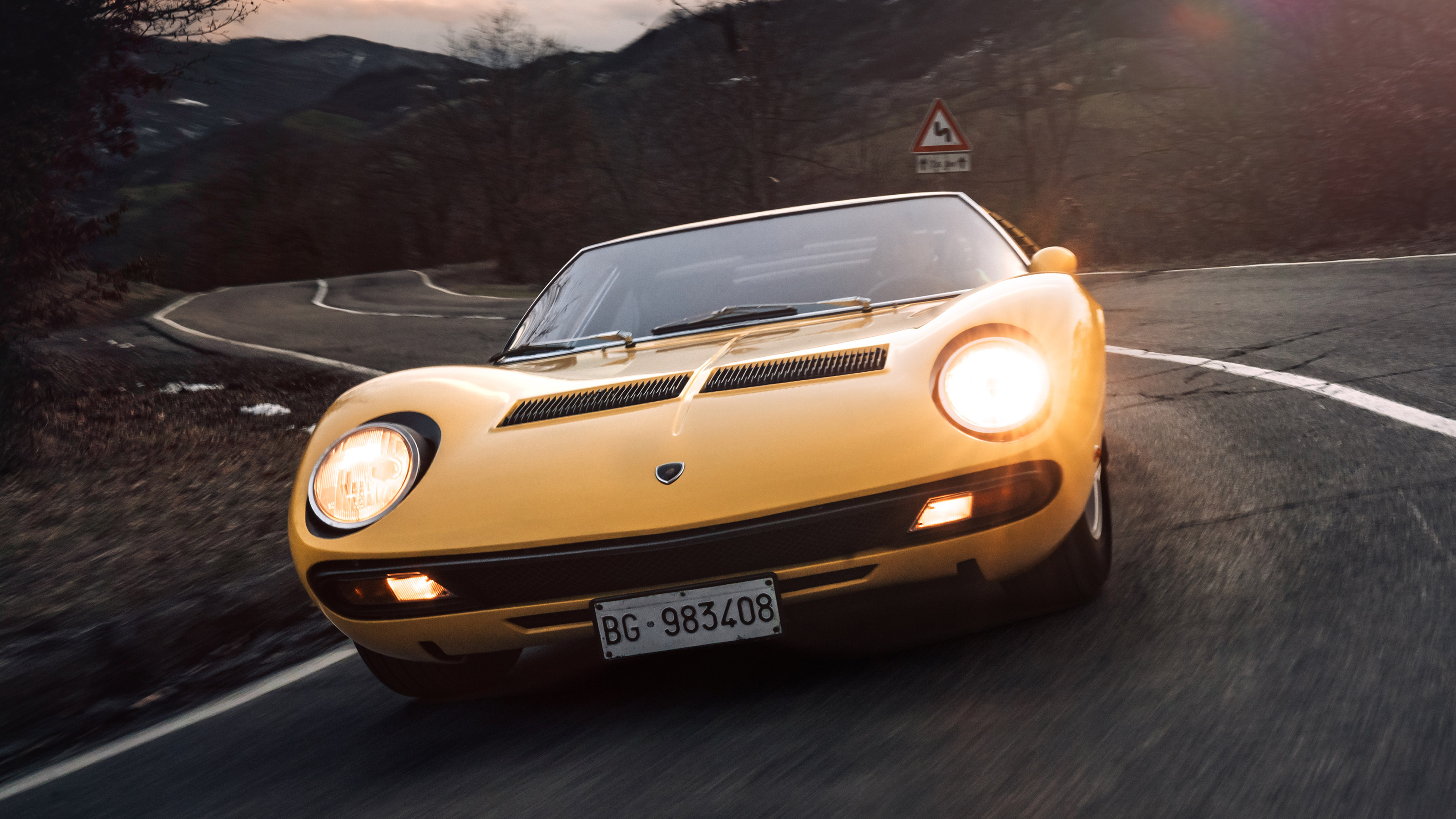 Lamborghini Miura - full front