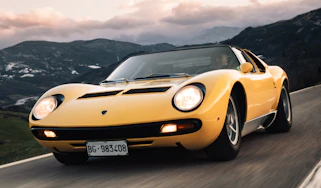 Lamborghini Miura - front