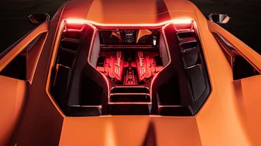 Lamborghini Revuelto - engine