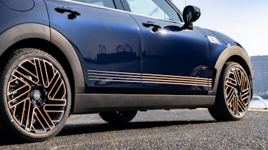 MINI Clubman Final Edition - side profile