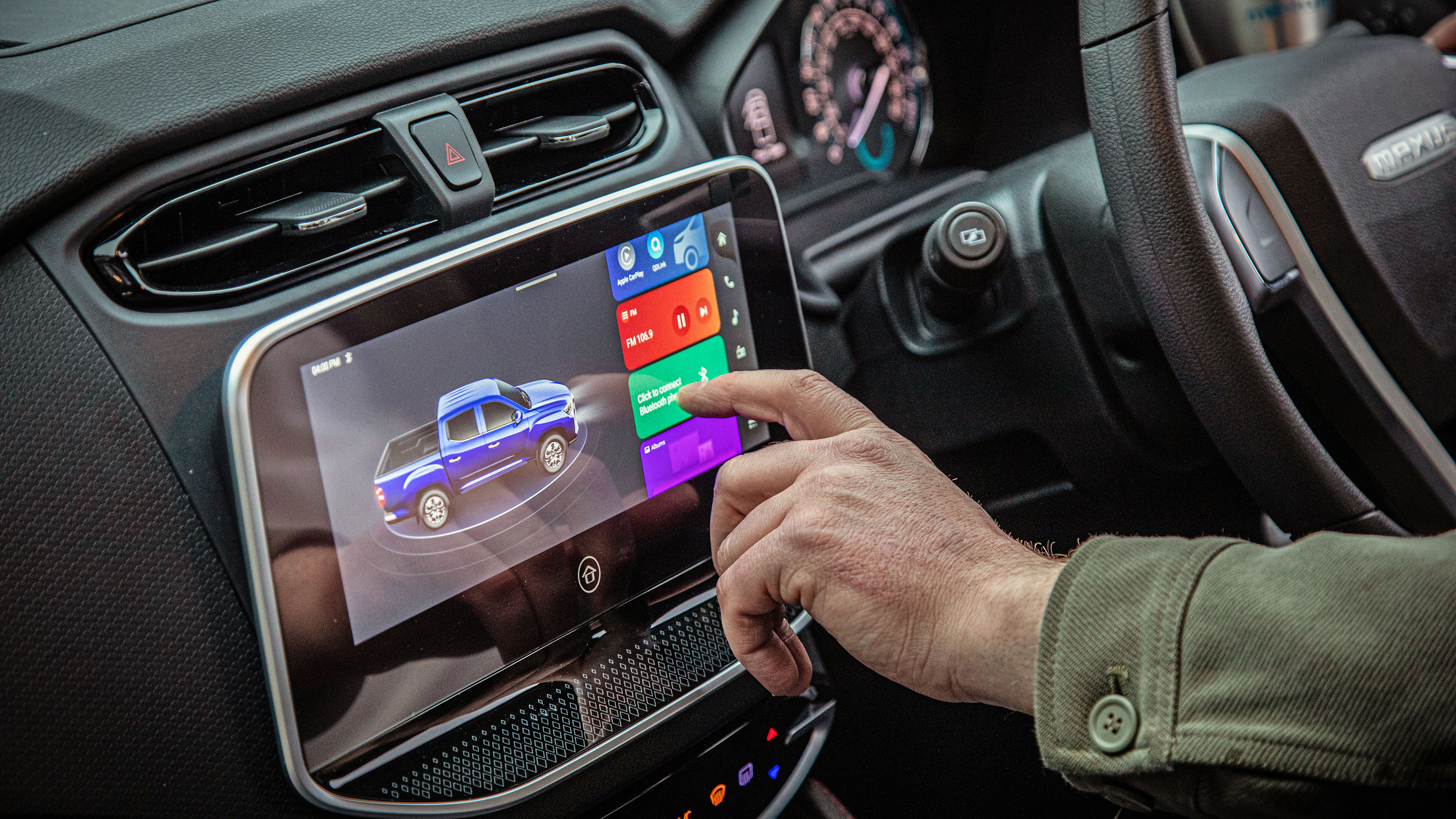 Maxus T90EV - Dean Gibson operating touchscreen