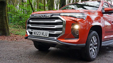 Maxus T90EV - front grille