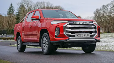 Maxus T90EV - front action