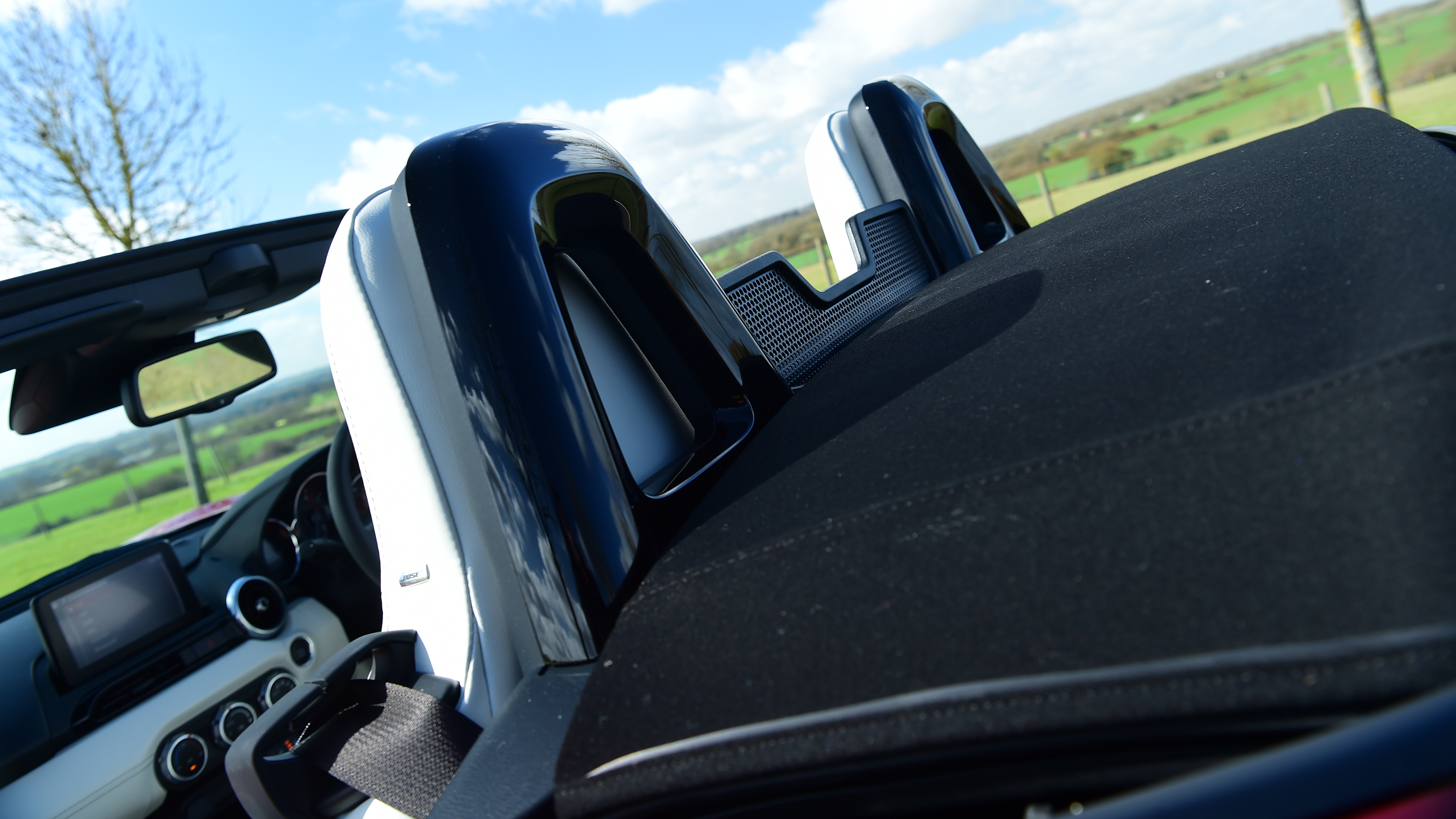 Mazda MX-5 Homura - roll hoops