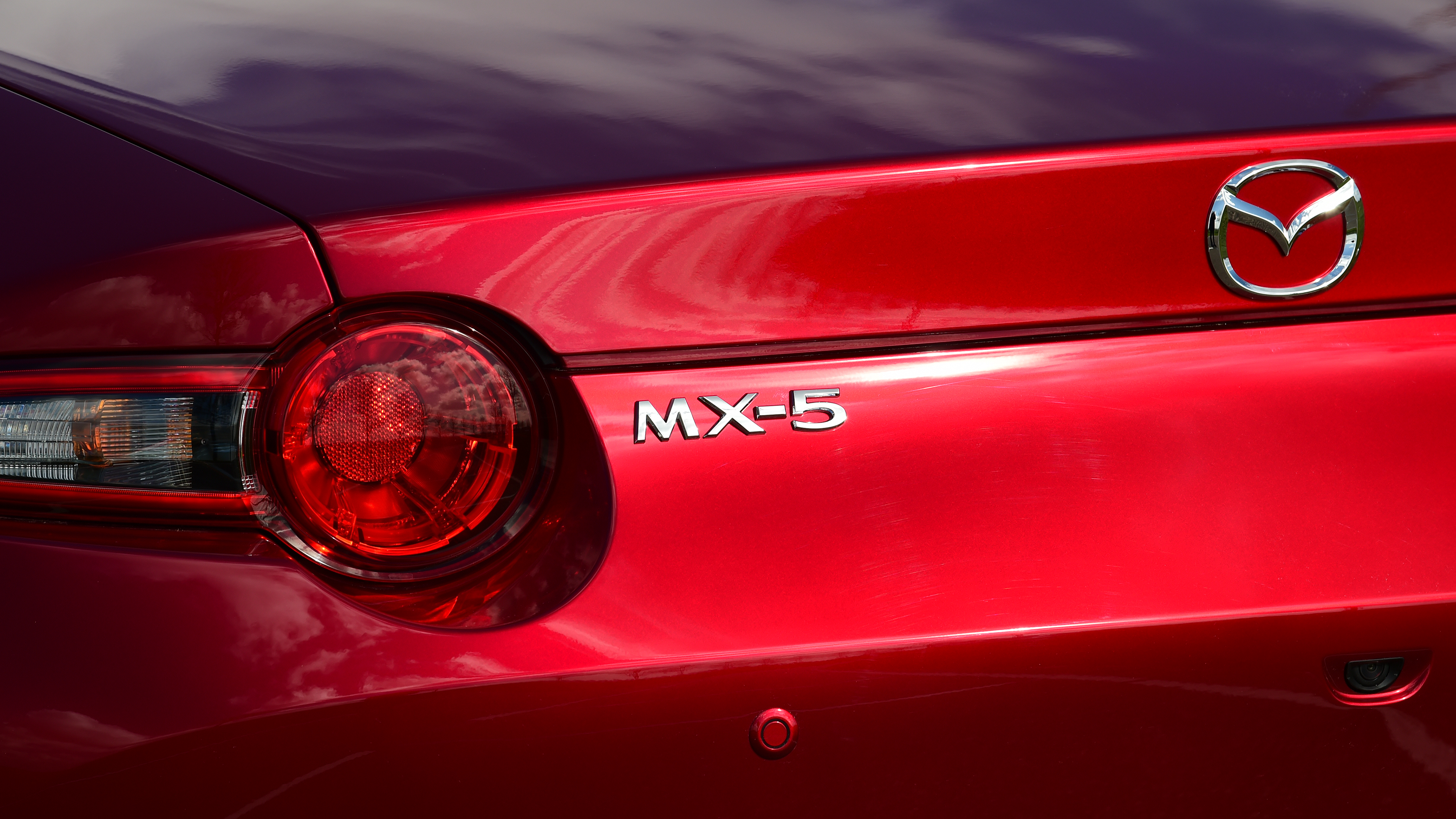 Mazda MX-5 Homura - tail light and 'MX-5' badge