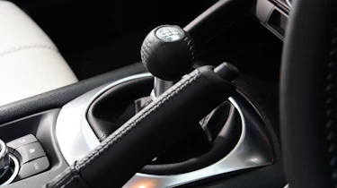 Mazda MX-5 Homura - gearstick