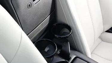 Mazda MX-5 Homura - cupholders