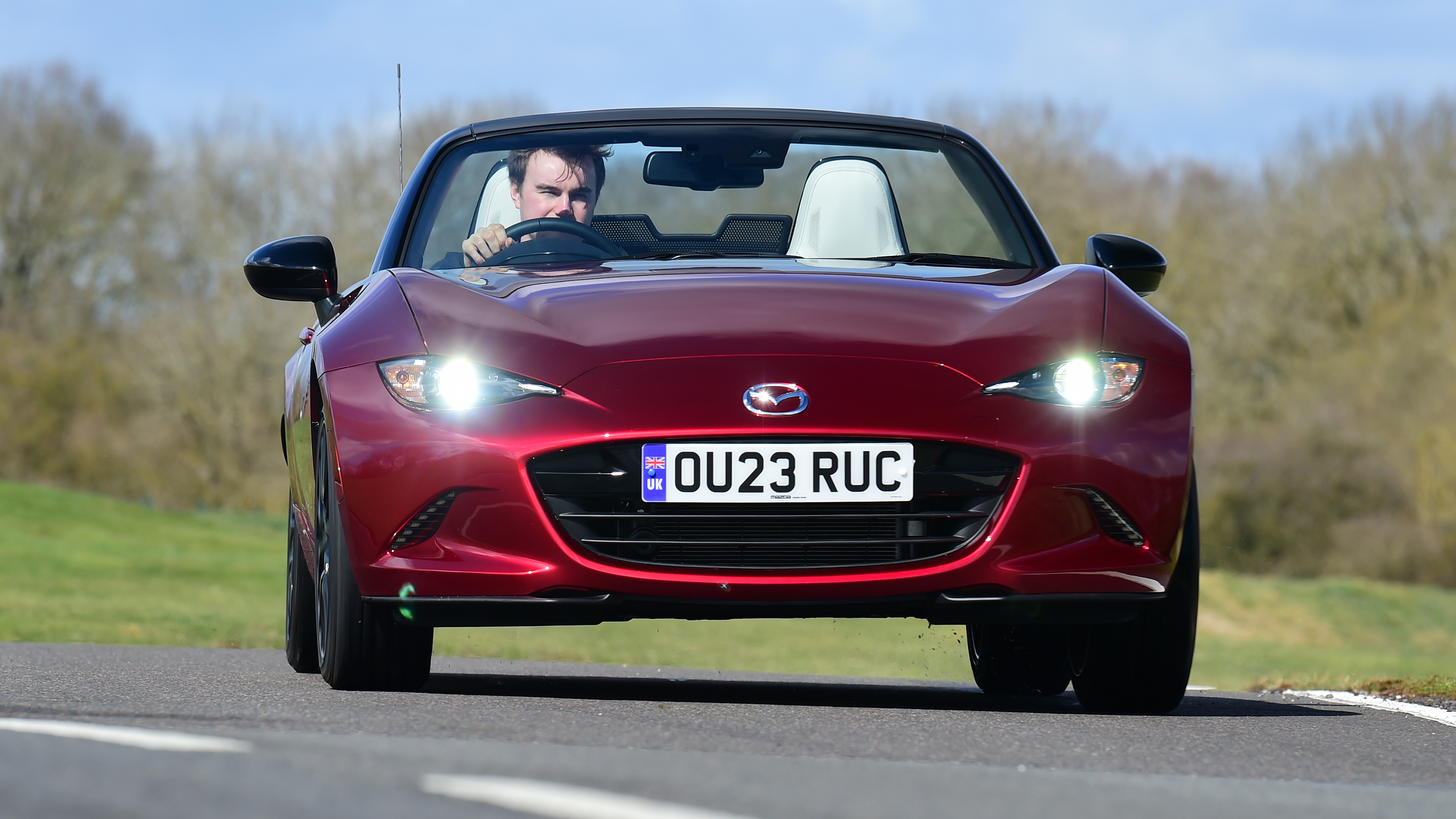 Mazda MX-5 Homura - front action