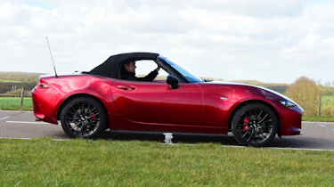 Mazda MX-5 Homura - side (roof up)