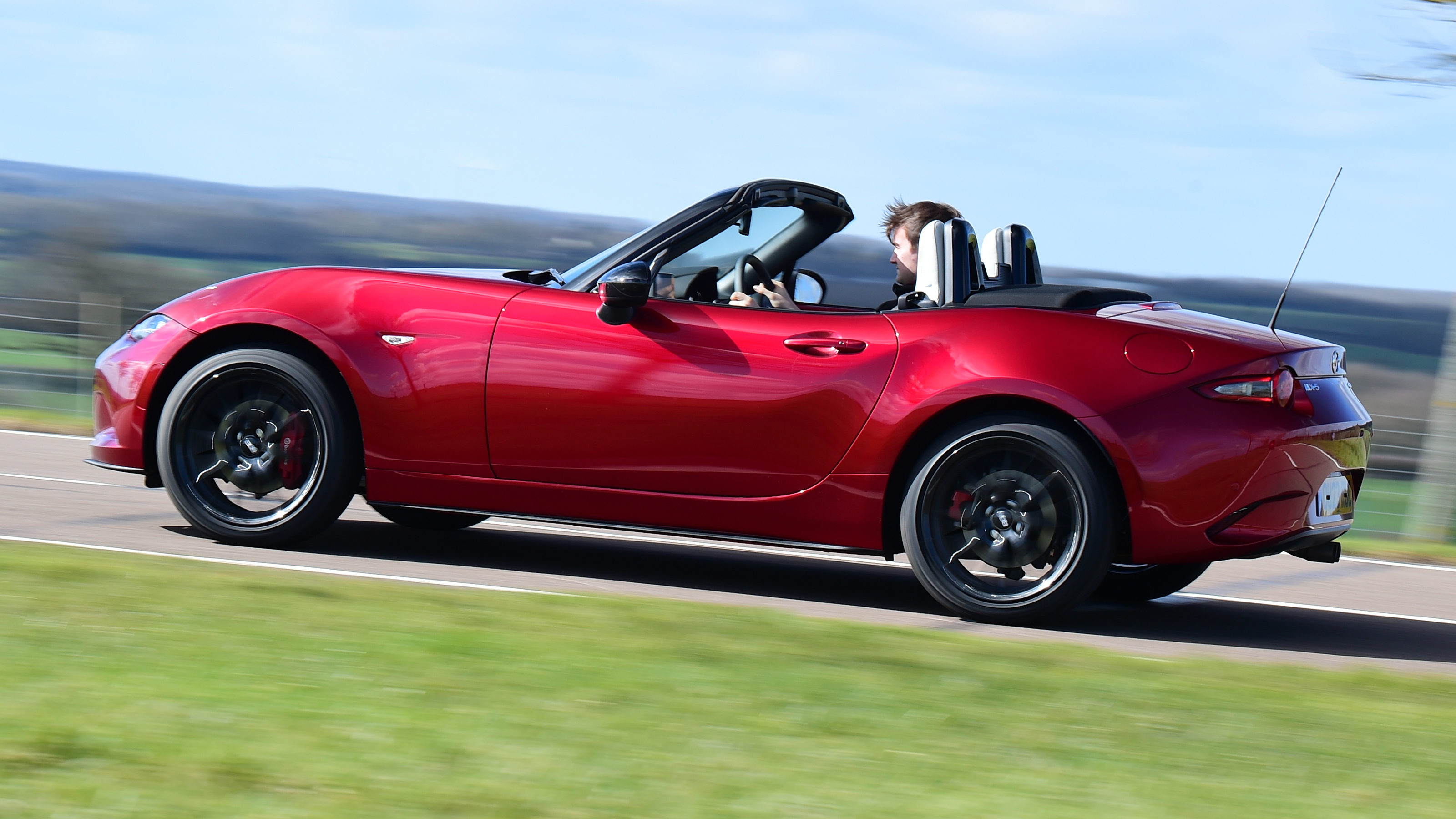 Mazda MX-5 Homura - side action